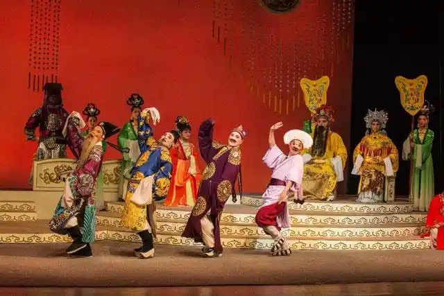 黄梅戏全剧《金殿争夫》本地下载