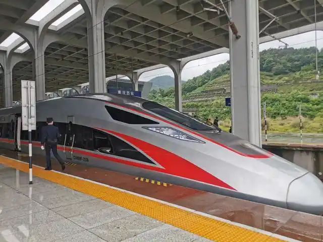 交广会客厅|动车"小白"成长记