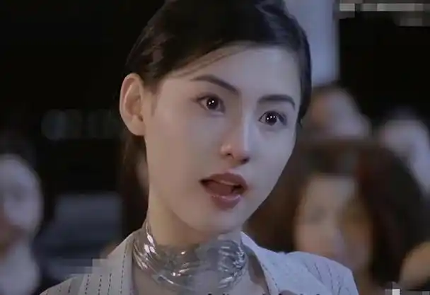 2023年大湾区演唱会上,张柏芝演唱的《星语心愿》重现经典回忆杀,使