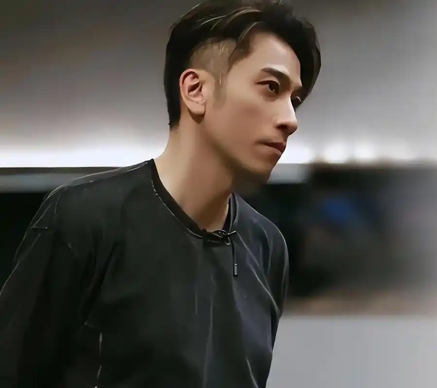 吴卓羲:娱乐圈的"花心渣男",事业却一路长虹 吴卓羲,这位香港娱乐圈的