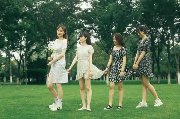 闺蜜四人照途有好伴不觉长远