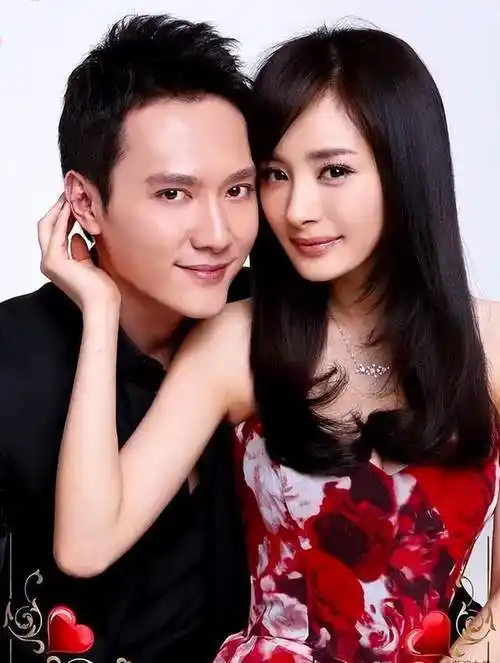 冯绍峰被曝深夜会两女,工作室8字回应,狗仔怒怼:"假在哪"