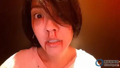 小s万圣节深夜晒惊悚照 眼睛,鼻孔皆有"血迹"