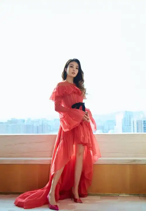 容祖儿出席腾讯娱乐年度盛典荣获腾讯娱乐白皮书年度女歌手