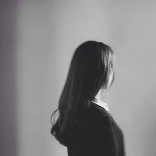 女生头像侧面背影遮脸