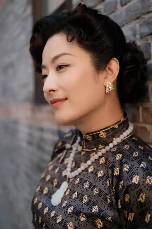 徐百慧新剧《潜行者》开播 悬疑谍战角色身份成谜 - acfun弹幕视频网