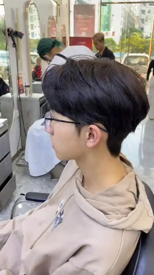 男生自然微分碎盖气垫烫