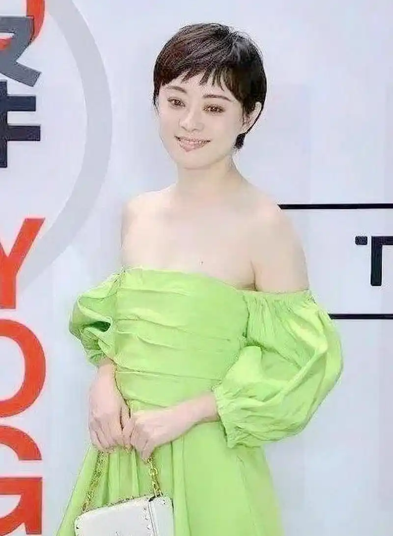 孙俪唐艺昕撞衫,买卖双方的区别,年轻是最大的资本