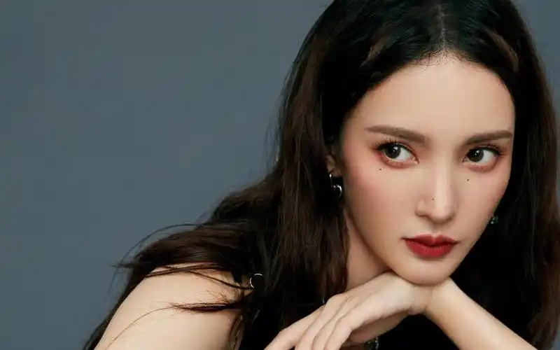 霸气女神金晨性感迷人写真,高清图片,电脑桌面-壁纸族