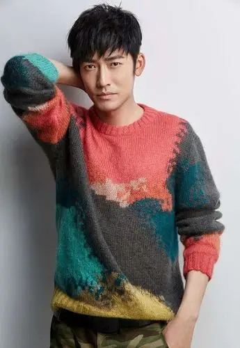 组图 张博曝休闲运动风大片 朝气变身阳光少年