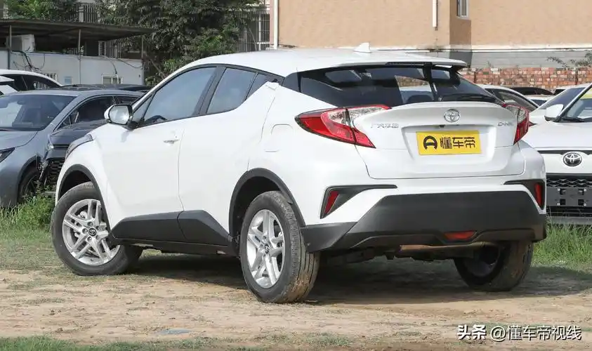 作为年款车型,2023款丰田c-hr主要对配置进行