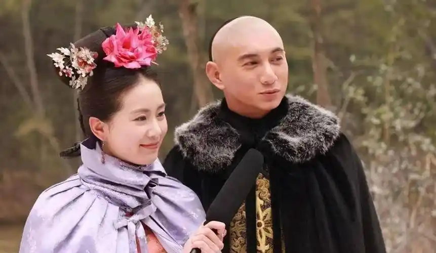 杨幂抓刘诗诗衣领,动作亲密无间,这是雪见和龙葵回来了吗?