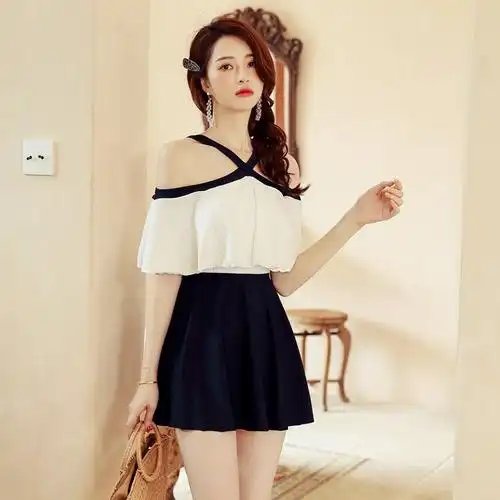 泳衣女款夏连体荷叶边显瘦遮肚性感纯欲风2024新款感温泉泳装