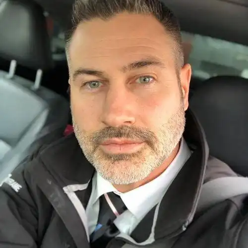 17岁加拿大女孩因着装问题被老师羞辱,称会让男老师想入非非