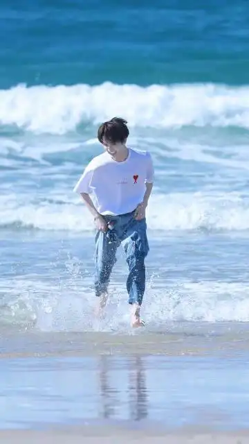程潇走吧 朱正廷我妈一会就回过来 朱正廷走吧 程潇好 海边 程潇