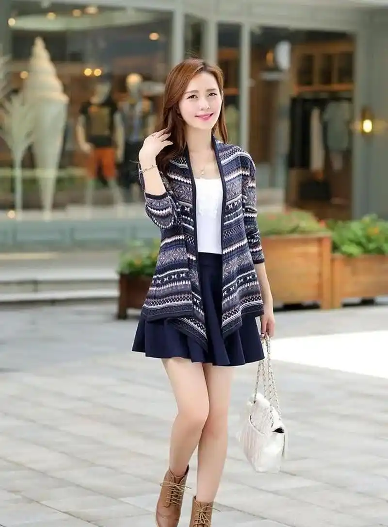 时尚穿搭,美女穿a字裙类型的裙子,全身上下都特别显瘦