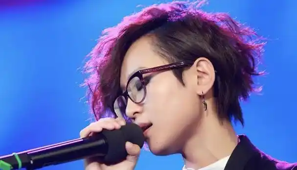 墨归客编辑的2005年,《超级女声》风靡全国,让许多默默无闻的小歌手