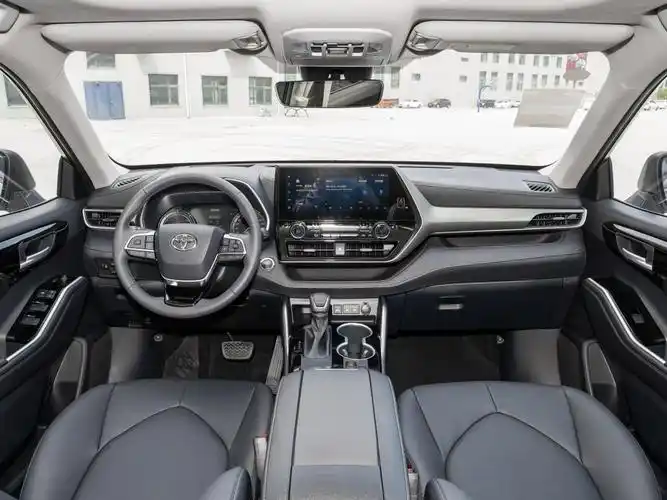 广汽丰田 汉兰达 2023款 2.5l智能电混双擎四驱尊贵版 7座