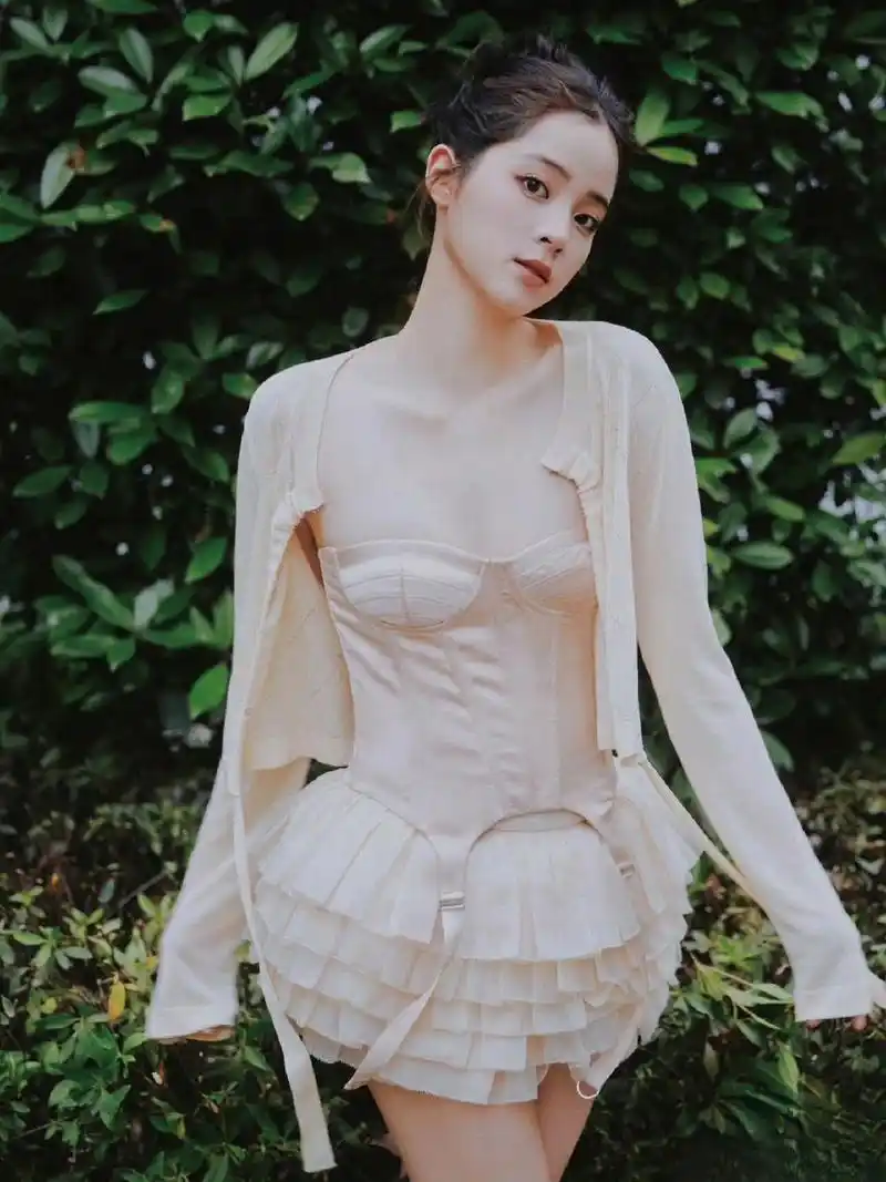 欧阳娜娜的性感写真,青春洋溢!