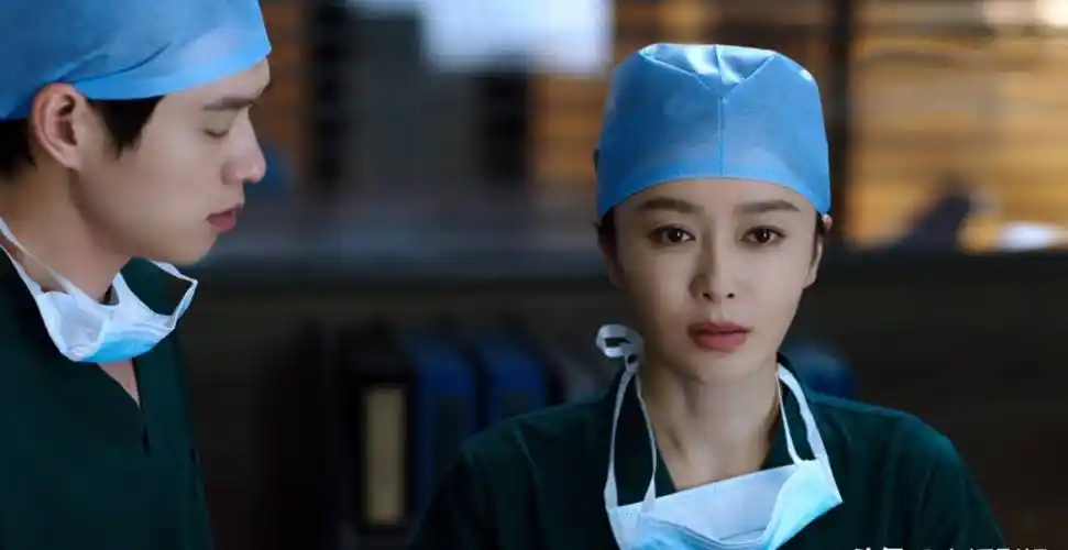 关于唐医生的一切秦岚出彩人设带感节奏强爱情线略显多余