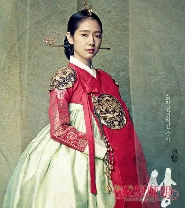 韩服王室发型来啦 《尚衣院》的韩服古装发让朴信惠超优雅