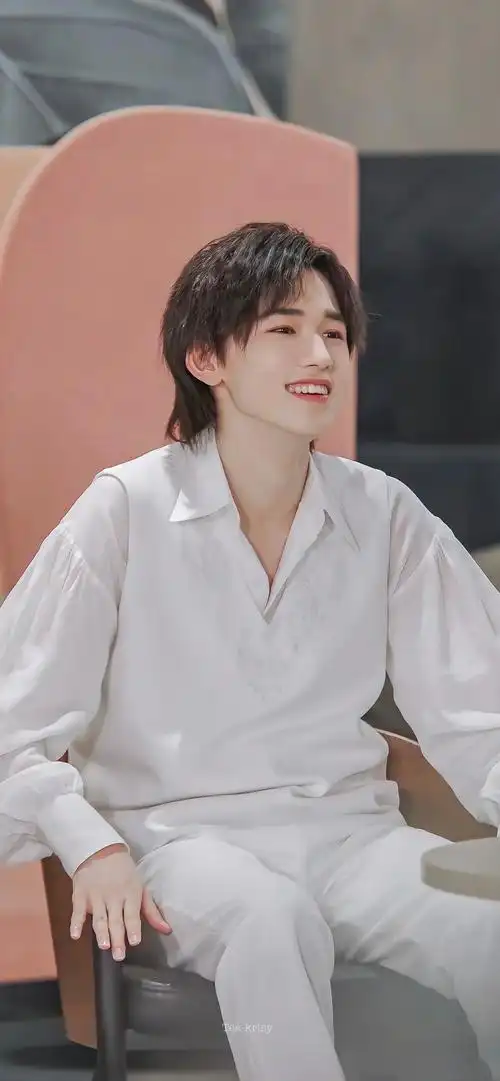 宋亚轩壁纸不定时更新