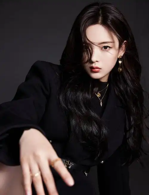 杨超越黑长直yyds_高清图集_新浪网