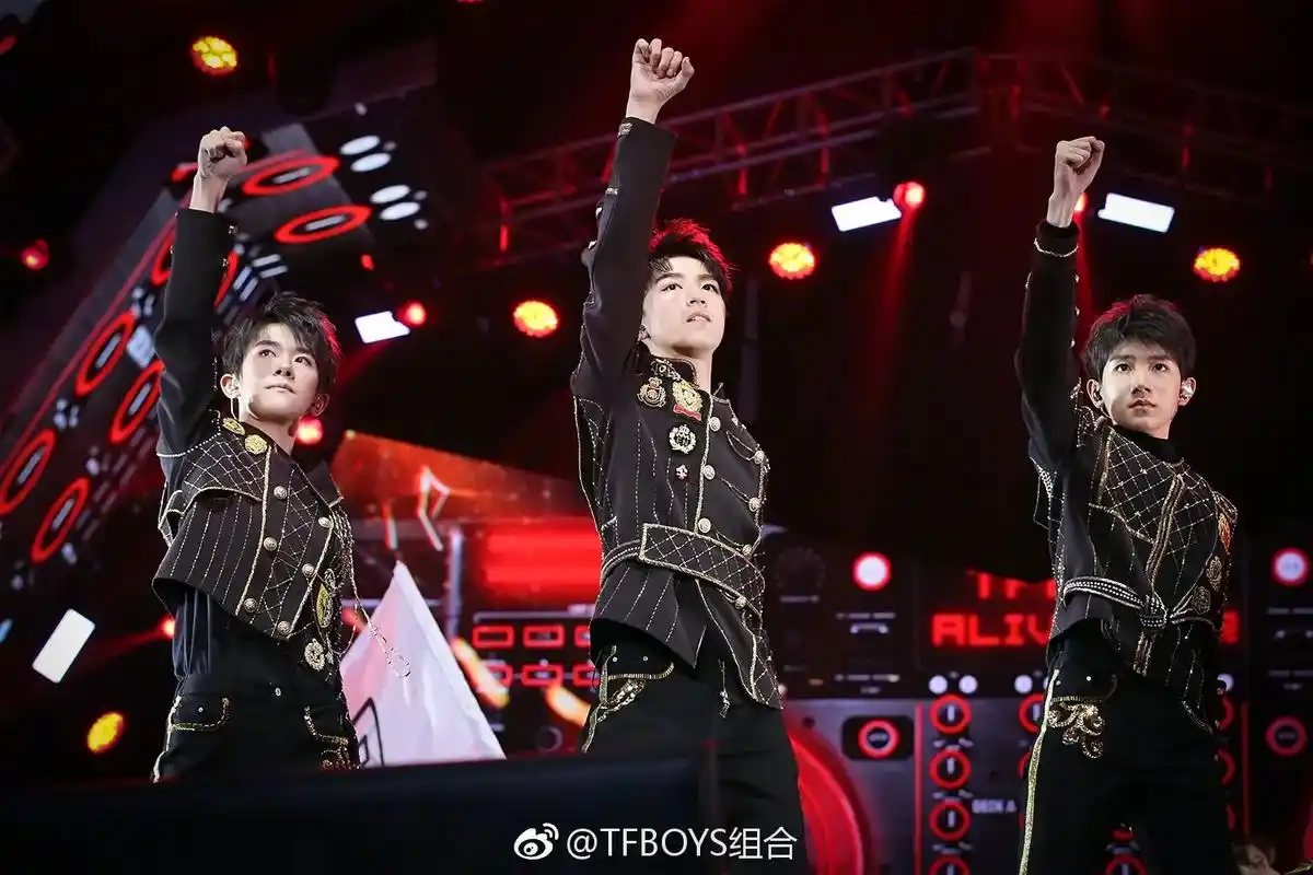 我的三个大明星,在我的青春里一直是满分#tfboys #王俊 - 抖音