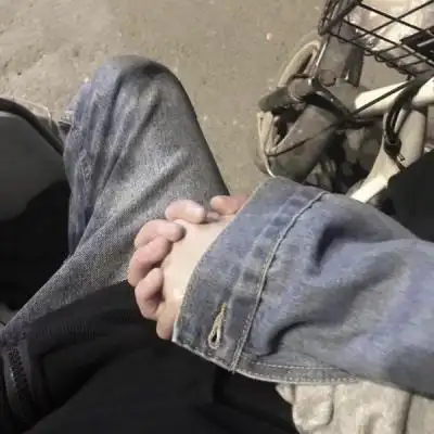 允言/情侣牵手头像/心脏的起搏点