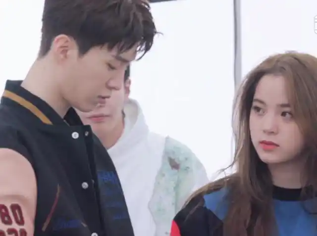 欧阳娜娜为迎合范丞丞喜好,主动染发讨欢心,颜色却暗示两人关系