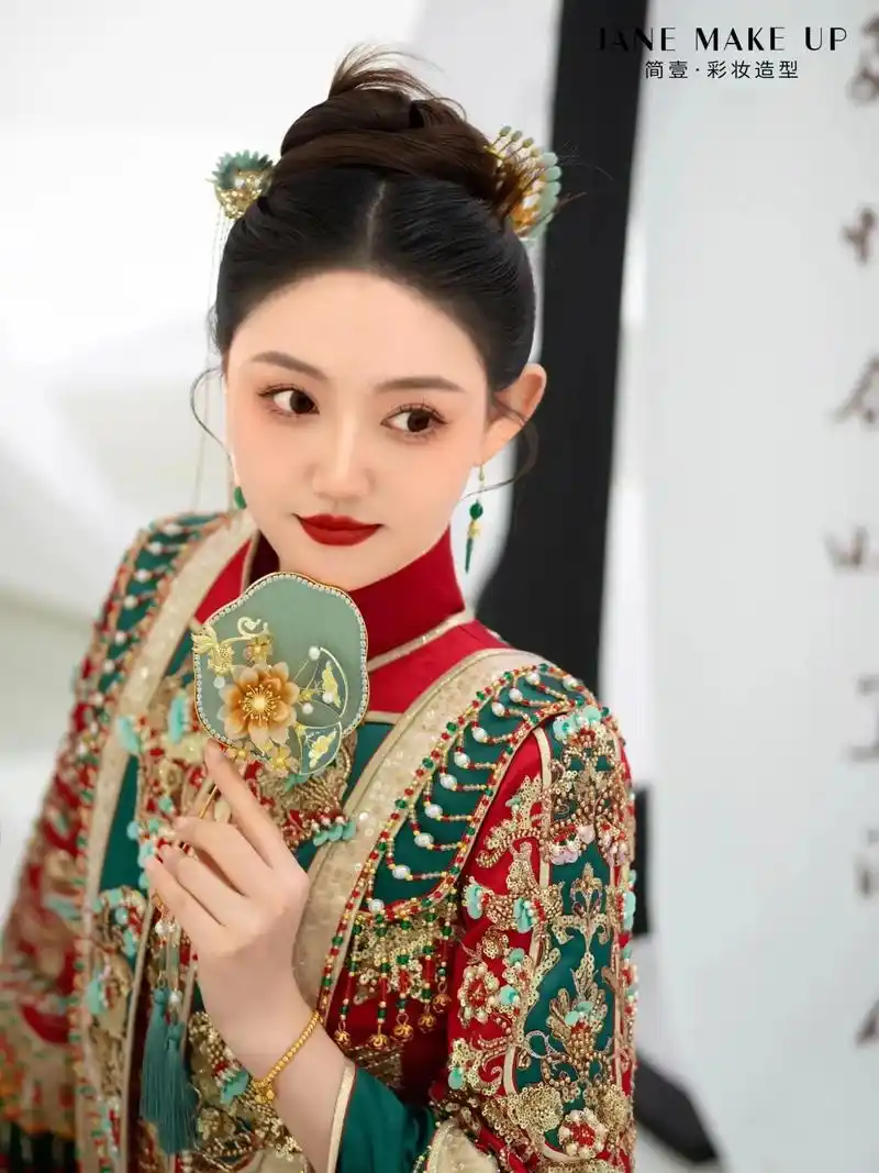 jane makeup|中式婚礼造型.新中式秀禾,端庄大气中 - 抖音