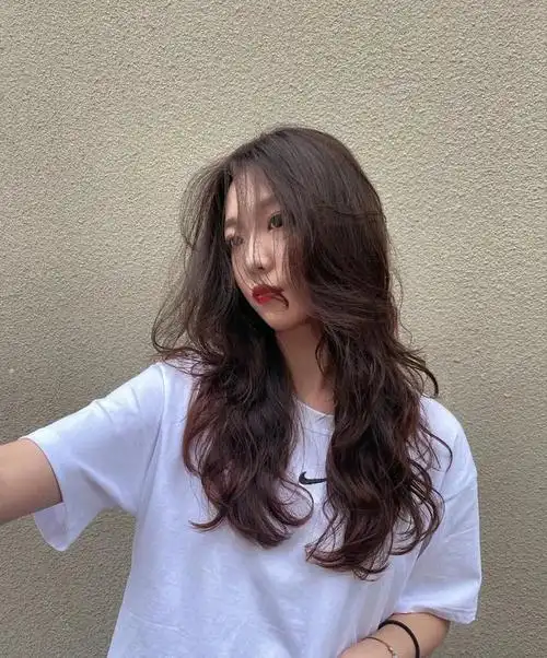 黑长直已经不受欢迎了,今年流行"摩根烫",太好看了!