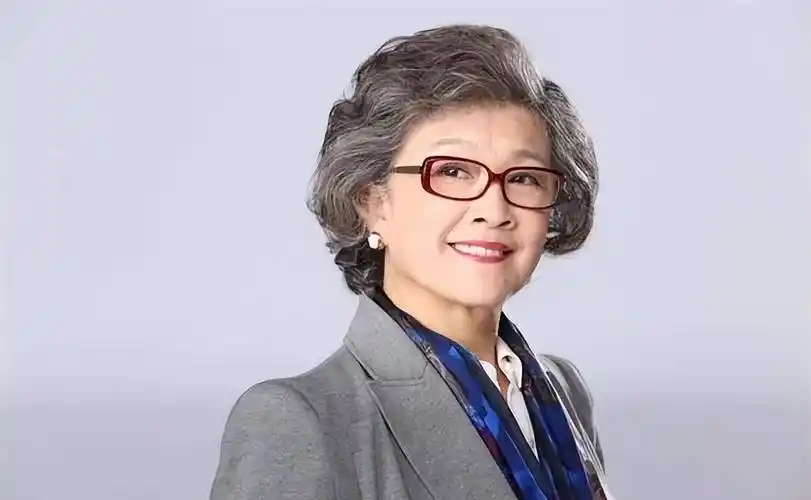 宋春丽:为了事业错过当母亲,与教授丈夫恩爱42年,61岁再当妈_演技