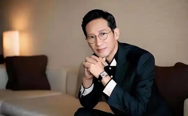 "王劲松:从"黄金配角"到"烂片专业户",郝蕾言之不差"