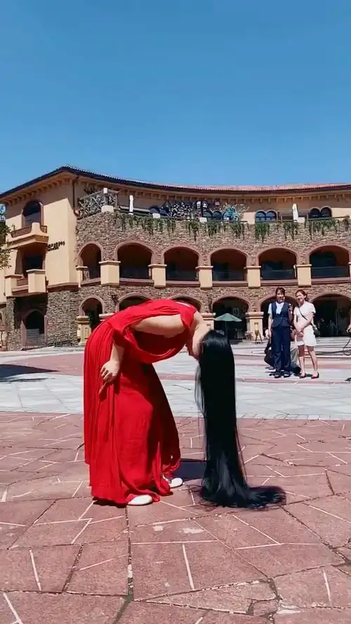 甩起来,让我们嗨起来好吗?自信源自于不白不掉的长发