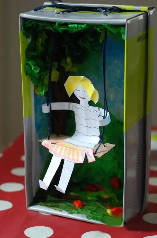 儿童手工荡秋千的小伙伴