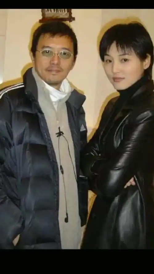 张延结婚15年无人知晓,老公原来是他,一家人美满幸福!