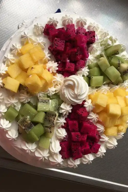 手机用户5775_py9l做的生日蛋糕