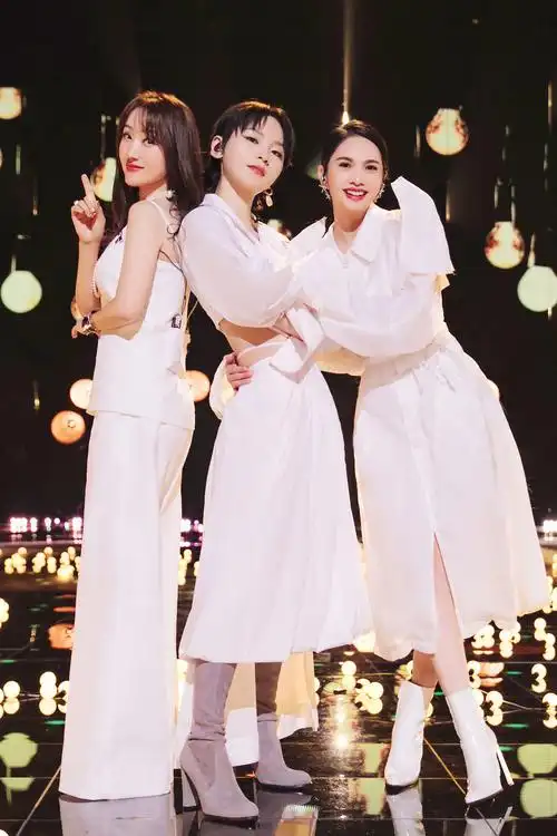 周笔畅杨钰莹杨丞琳《分分钟需要你》