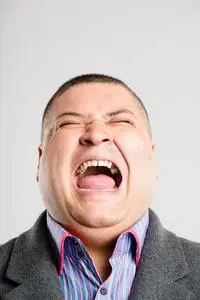 人物肖像真人高清绿色背景搞笑女性肖像真人高清蓝色背景《快乐男人》