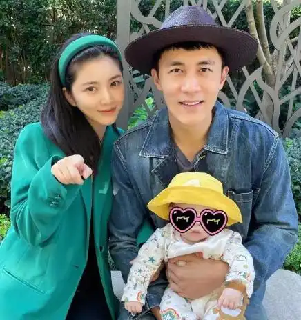 杜淳,王灿晒全家福,妻子撞脸宋慧乔,杜淳直言后者是理想型