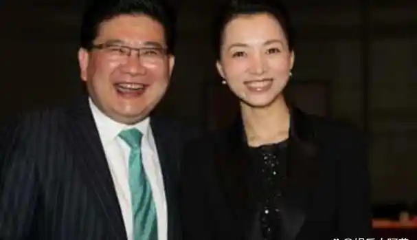 曹可凡:吃原味大肠走红,与薛之谦结怨,《金星秀》停播与他有关