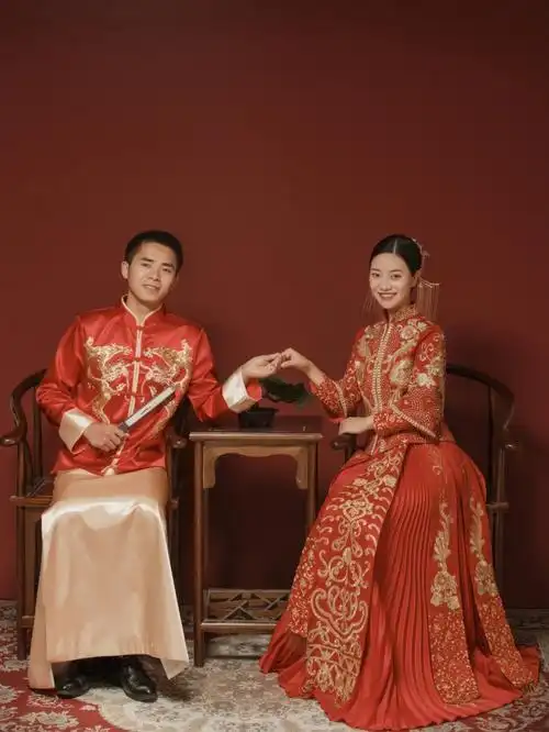 浪漫的中式秀禾风婚纱照