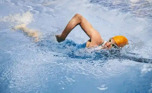 为了快乐游泳健身,我们需要了解的游泳误区