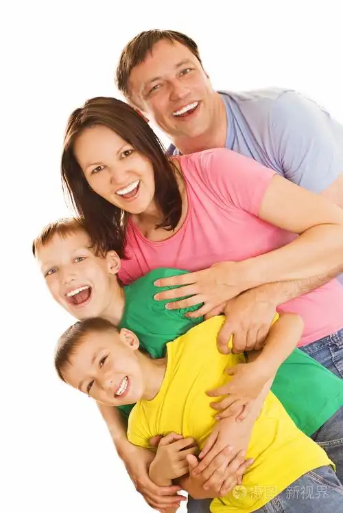 快乐的四人家庭照片-正版商用图片02i5ff-摄图新视界