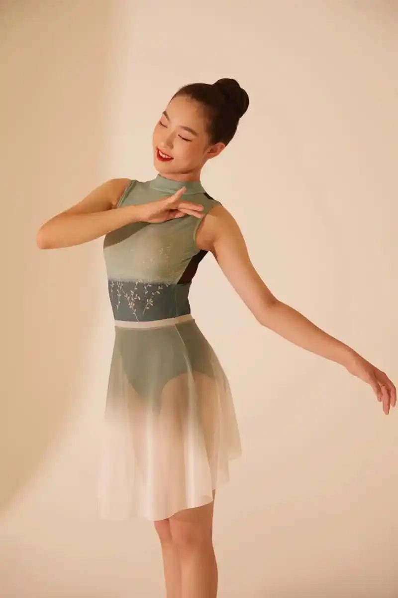 小孩子舞蹈写真怎么拍.#图文伙伴计划 12岁小女孩客片#舞蹈 - 抖音