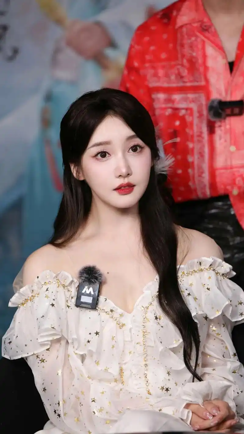 姜贞羽:时光里的温柔诗篇,治愈系女神的梦幻之旅