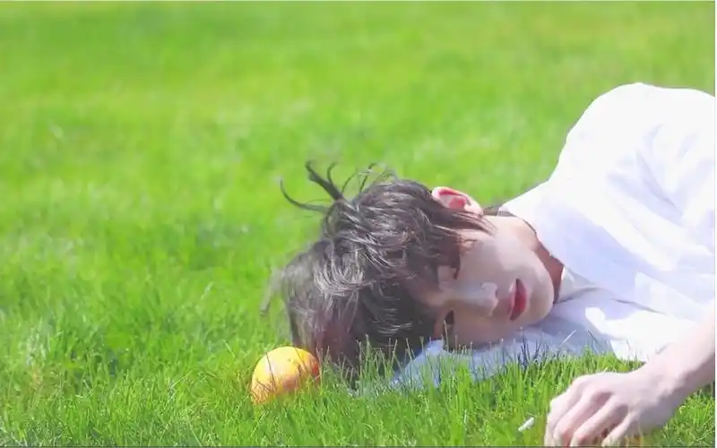 丁程鑫00后美少年的美颜暴击一分半每一帧都是世界名画