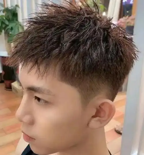 铲青锡纸烫发型推荐,发型清爽又时髦,赶紧来get同款发型 ,直接帅出