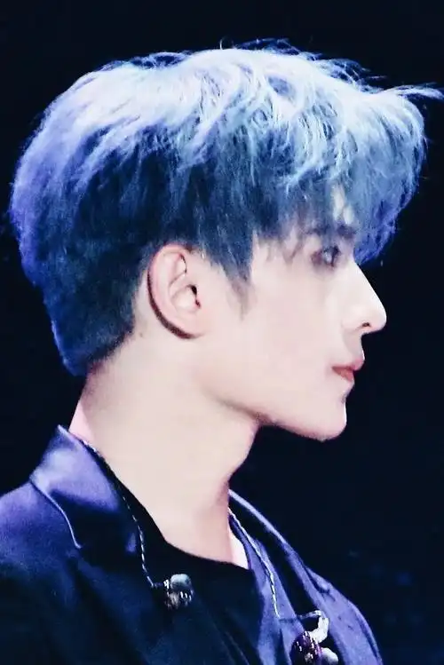 杨洋蓝发 〈一日限定爱豆〉